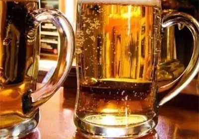 啤酒和白酒哪个对身体危害大？